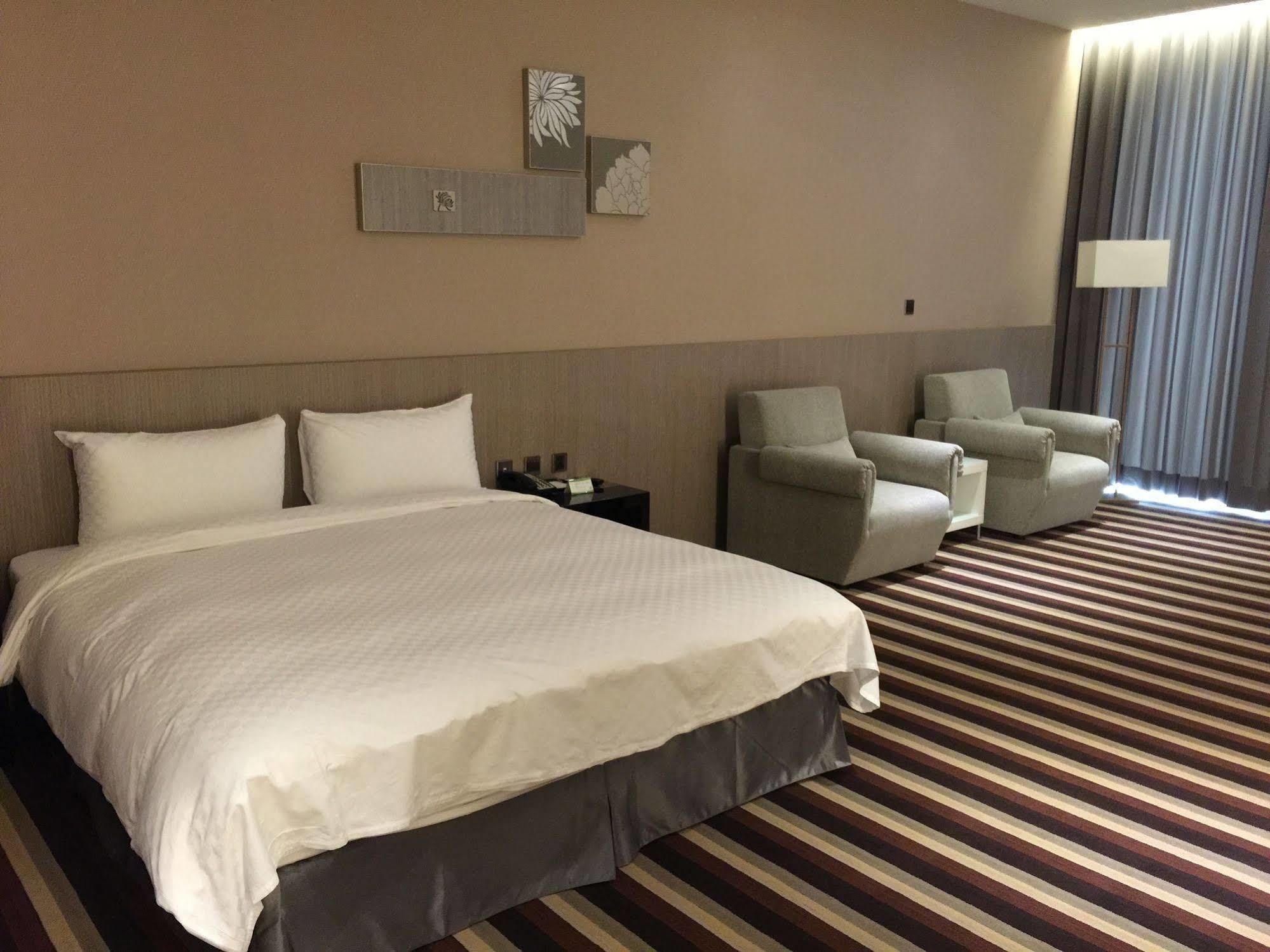 Grand Royal Hotel Toufen Kültér fotó