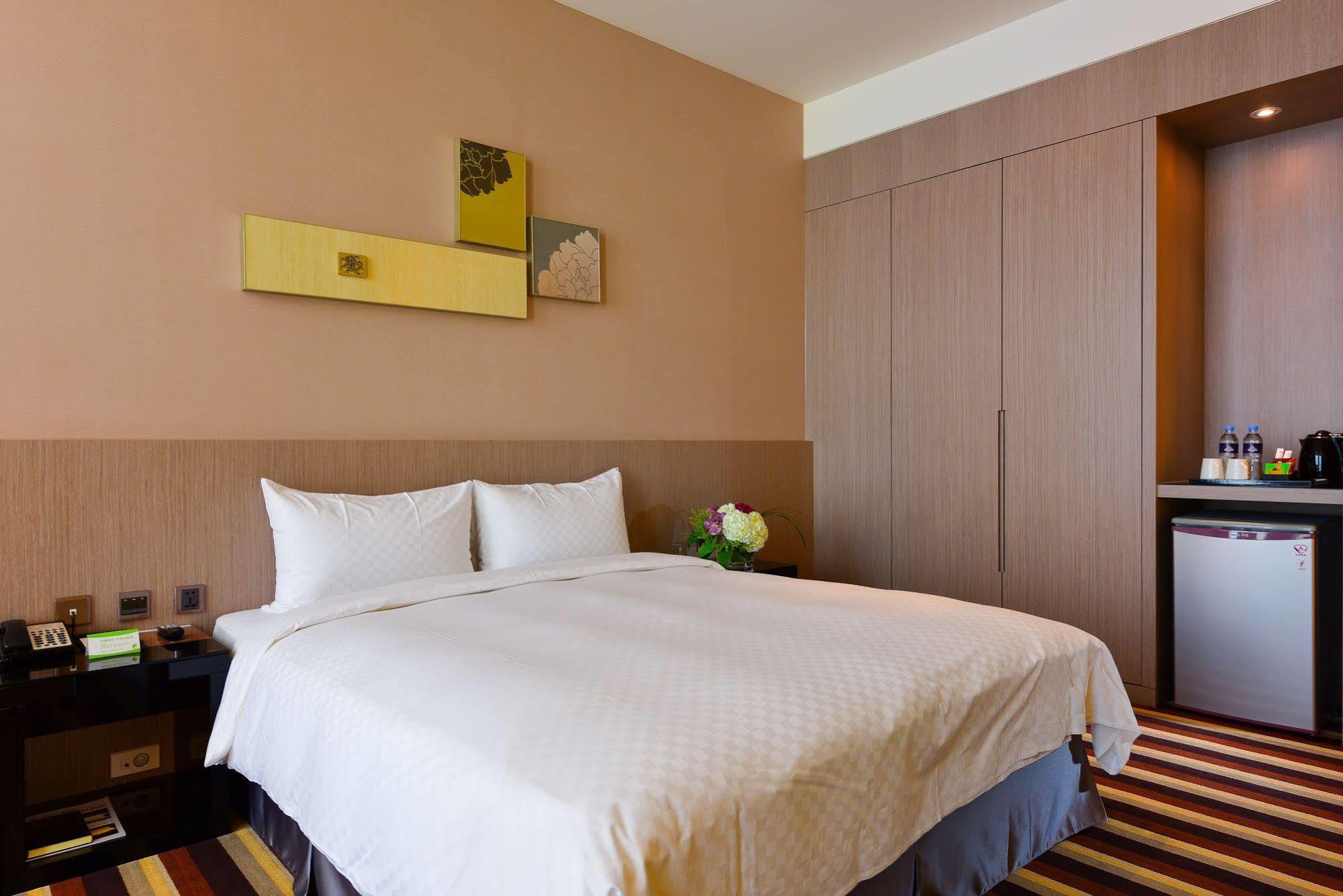 Grand Royal Hotel Toufen Kültér fotó